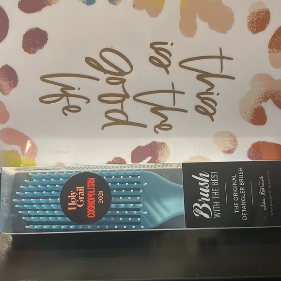 Authentic Brush With The Best Detangling Brush - Picture 3 of 3